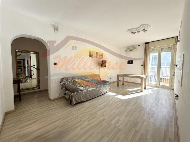 VIALE SANTA PANAGIA 28 5 vani 160mq