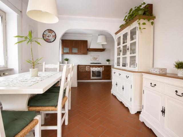 Viale San Concordio 665 7 vani 154mq