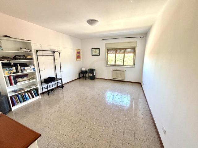 Viale San Teodoro 11b quadrilocale 105mq
