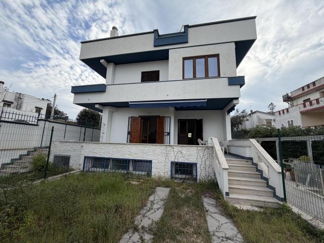Viale stella Marina 127 trilocale 60mq
