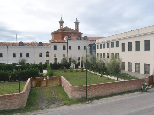 Vianelli 634 trilocale 105mq