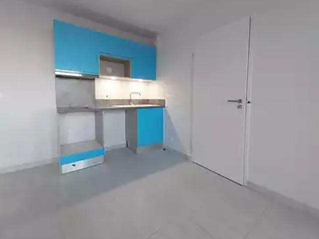 Vias 34450 Location appartement 2 pièces t2 terrasse