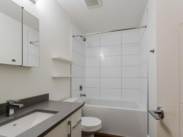 Vibe Lofts 1 Bedroom Apartment for Rent at 10620 116 St Nw, Edmonton, AB T5H 0P3 Queen Mary Park