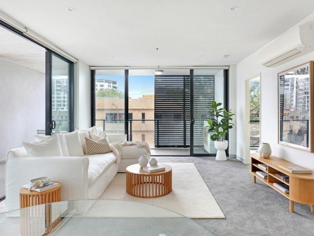 Vibrant CBD Living with Coastal Appeal