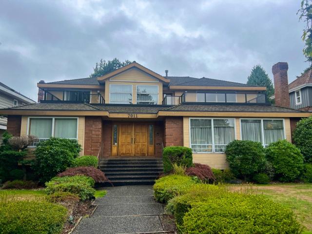 Vibrant Co Living Community House one a Mile Away from Oakridge Centre Mall Has a House