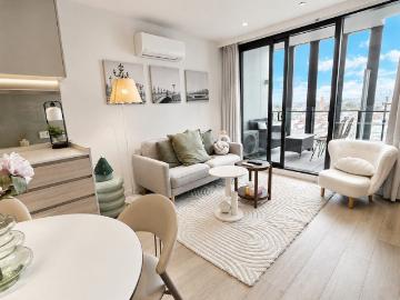 Vibrant lifestyle enhanced with Melbourne City view