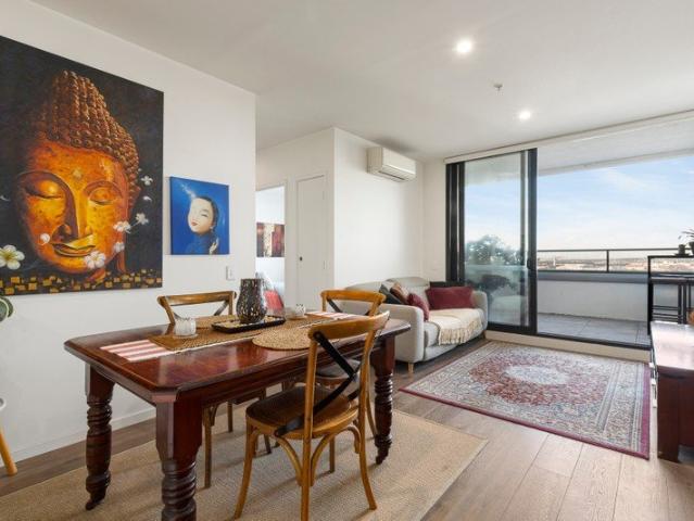 Vibrant lifestyle enhanced by stunning city views
