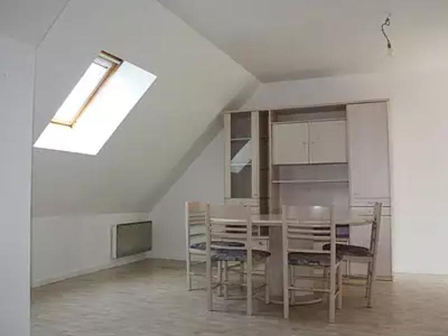 Vibraye 72320 Location appartement 2 pièces t2 au dernier étage cave