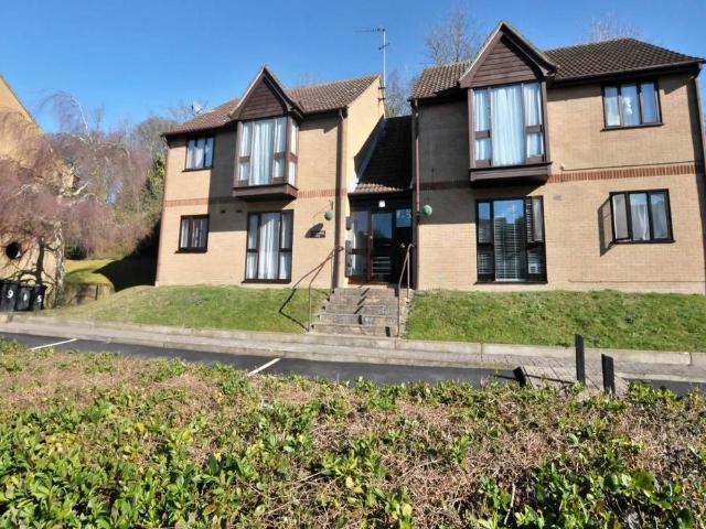 Victory Court, Grange Bottom, Royston 1 bed flat to rent £1,050 pcm £242 pw