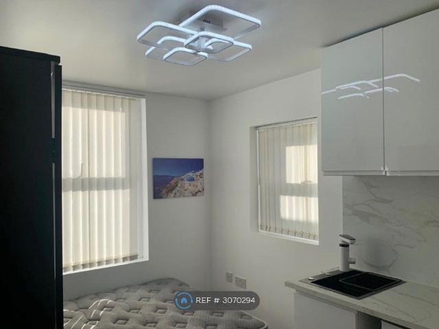 Victory Road, Bolton BL3, Studio to rent, £607 pcm | PrimeLocation