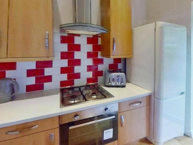 Victory Road, Hampshire PO1 5 bed house to rent £2,800 pcm £646 pw
