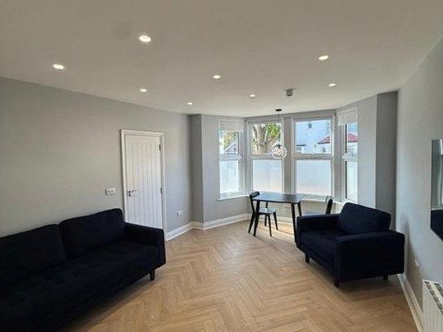 Victor Drive, Leigh On Sea SS9, 1 bed flat to rent, £1,695 pcm | PrimeLocation