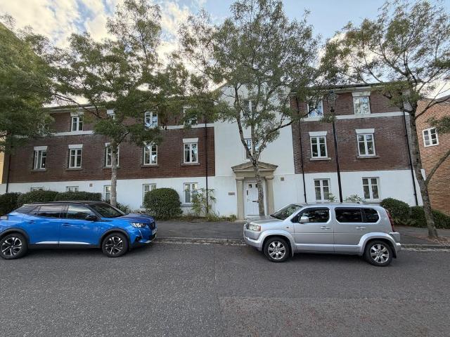 Victor Jackson Avenue, Poundbury DT1 3 bed flat to rent £1,400 pcm £323 pw