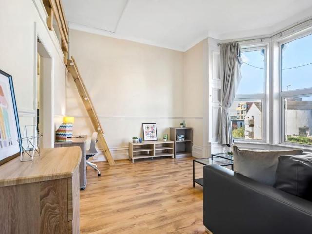 Victoria Terrace, Leeds LS3, 1 bed terraced house to rent, £845 pcm | PrimeLocation