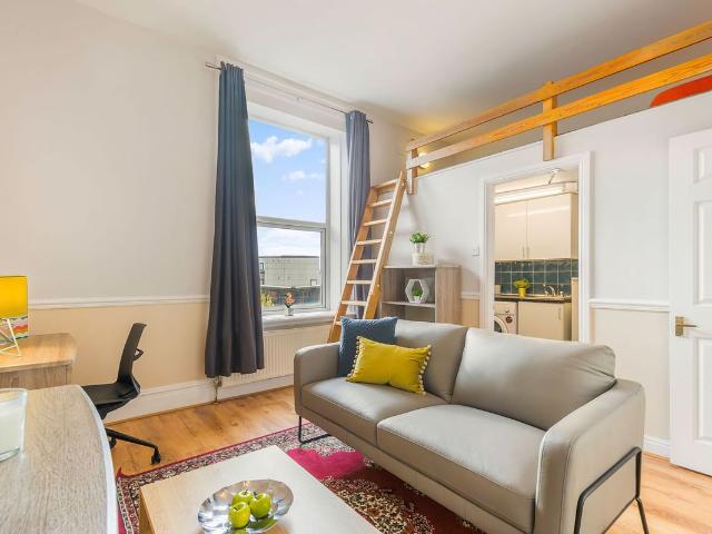 Victoria Terrace, Leeds LS3, 1 bed flat to rent, £845 pcm | PrimeLocation