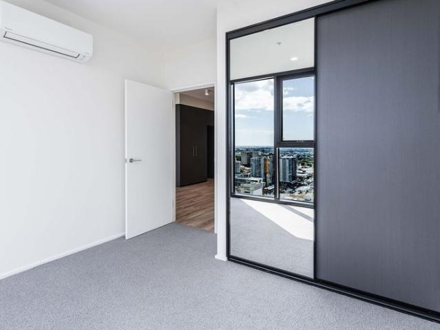 Victoria Tower Adelaide One Bedroom PLUS One Study|Premium City Living