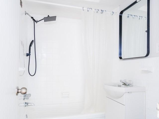 Victoria Towers 1 Bedroom Apartment for Rent at 455 435 455 Avenue Roy, Dorval, QC H9S 3E2