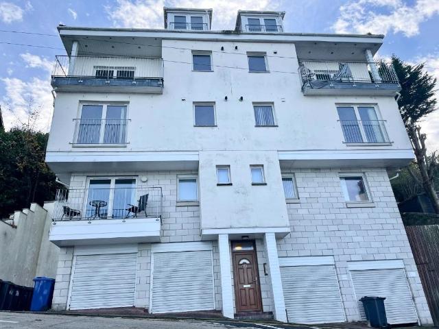 Victoria View, Gourock PA19 2 bed flat to rent £675 pcm £156 pw