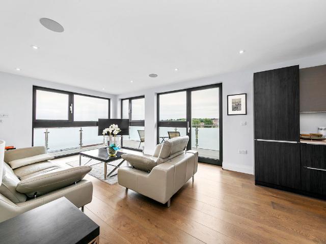 Victoria Villas, Richmond TW9, 2 bed flat to rent, £2,650 pcm | PrimeLocation