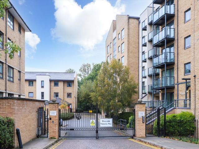 Victoria Way, Woking, Surrey GU21, 1 bed flat to rent, £1,350 pcm | PrimeLocation