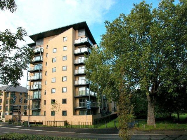 Victoria Way, Woking, Surrey GU21, 1 bed flat to rent, £1,300 pcm | PrimeLocation