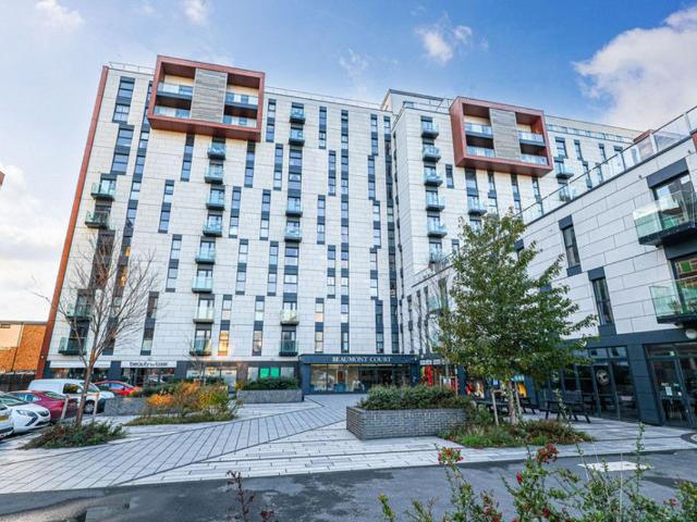 Victoria Avenue, Southend On Sea SS2, 2 bed flat to rent, £1,350 pcm | PrimeLocation