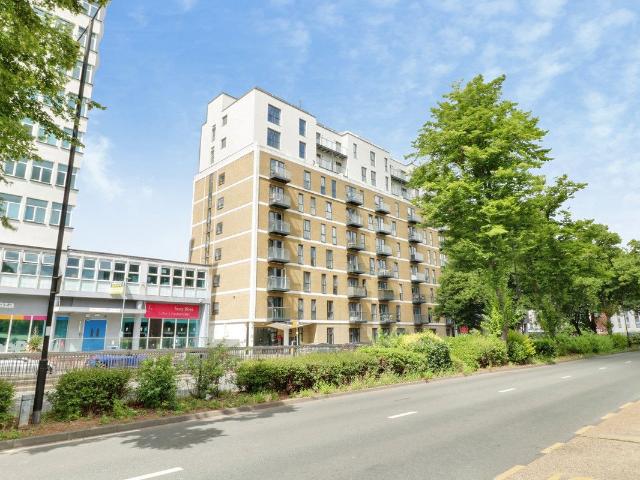 Victoria Avenue, Southend On Sea SS2, 2 bed flat to rent, £1,350 pcm | PrimeLocation