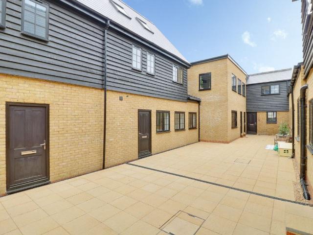 Victoria Avenue, Southend On Sea SS2, 3 bed end terrace house to rent, £1,675 pcm | PrimeLocation