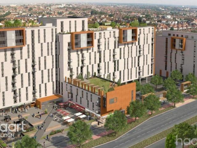 Victoria Avenue, Southend on sea 2 bed apartment to rent £1,375 pcm £317 pw