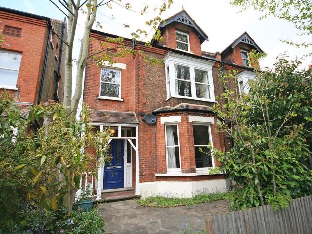 Victoria Avenue, Surbiton KT6, 2 bed flat to rent, £1,800 pcm | PrimeLocation