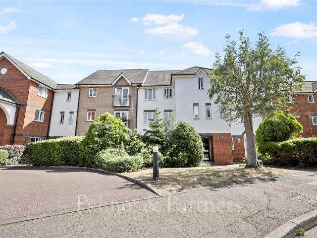 Victoria Chase, Colchester, Essex CO1, 2 bed flat to rent, £1,100 pcm | PrimeLocation