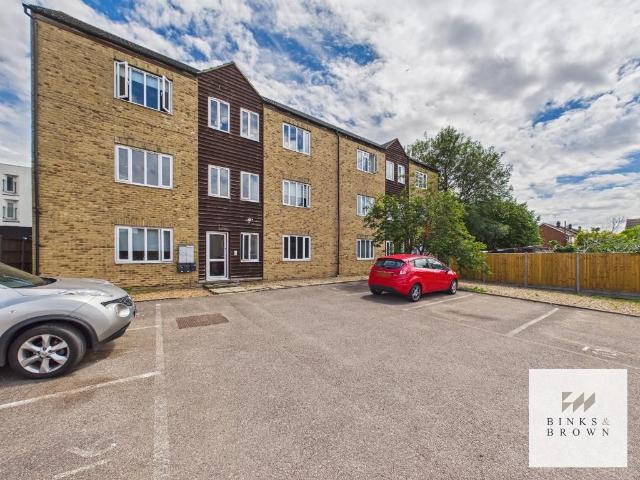 Victoria Court, Victoria Road, Stanford Le Hope, Essex SS17, 2 bed flat to rent, £1,300 pcm | PrimeLocation