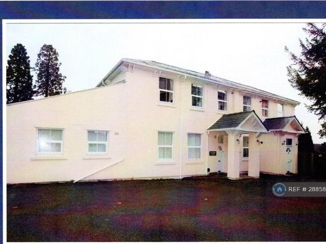 Victoria Court, Great Malvern, WR14 2 bed flat to rent £975 pcm £225 pw