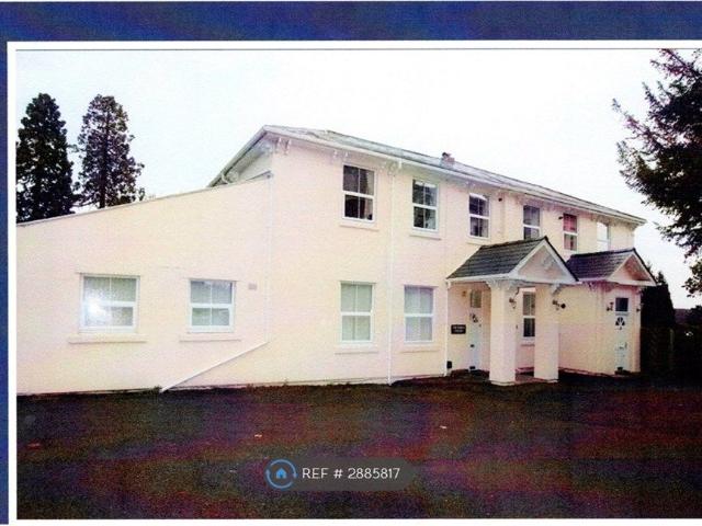 Victoria Court, Great Malvern WR14, 2 bed flat to rent, £975 pcm | PrimeLocation