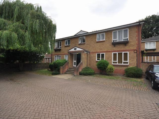 Victoria Court, Maidstone, ME16 1 bed flat to rent £900 pcm £208 pw