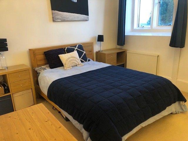 Victoria Court, Redhill RH1, 1 bed flat to rent, £1,600 pcm | PrimeLocation