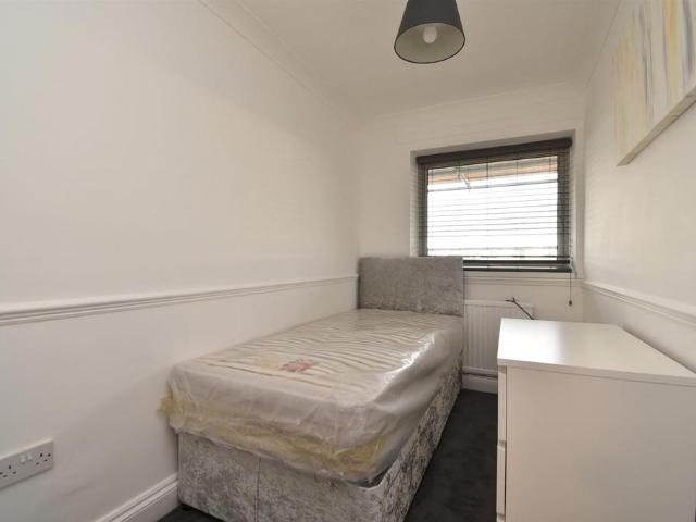 Victoria Close, Stevenage 1 bed in a house share to rent £575 pcm £133 pw
