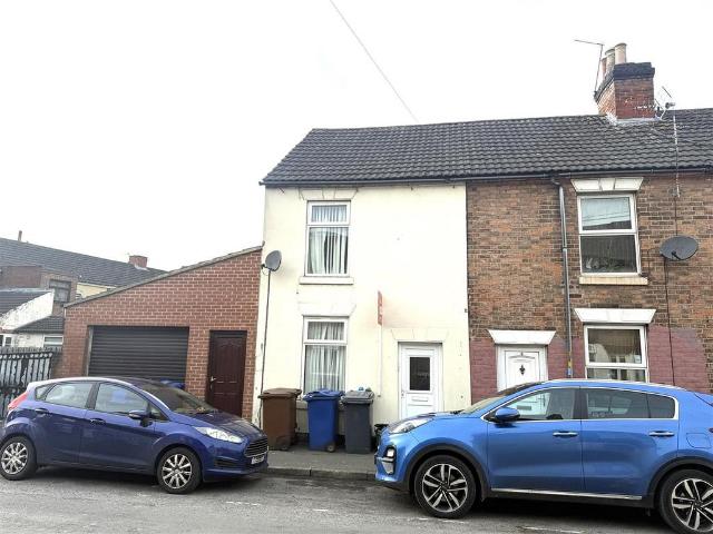 Victoria Crescent, Burton upon Trent. 2 bed terraced house to rent £775 pcm £179 pw
