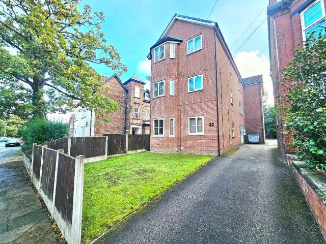 Victoria Crescent, Eccles. 1 bed apartment to rent £850 pcm £196 pw