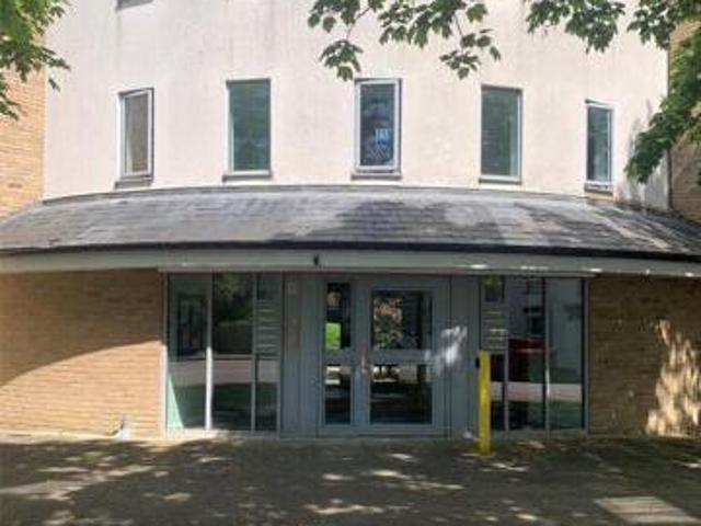 Victoria Crescent, Royston, 2 Bedroom Apartment