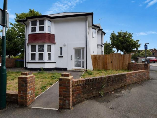 Victoria Drive, Bognor Regis, PO21 Flat to rent £775 pcm £179 pw