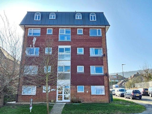 Victoria Drive, Eastbourne BN20 1 bed flat to rent £950 pcm £219 pw