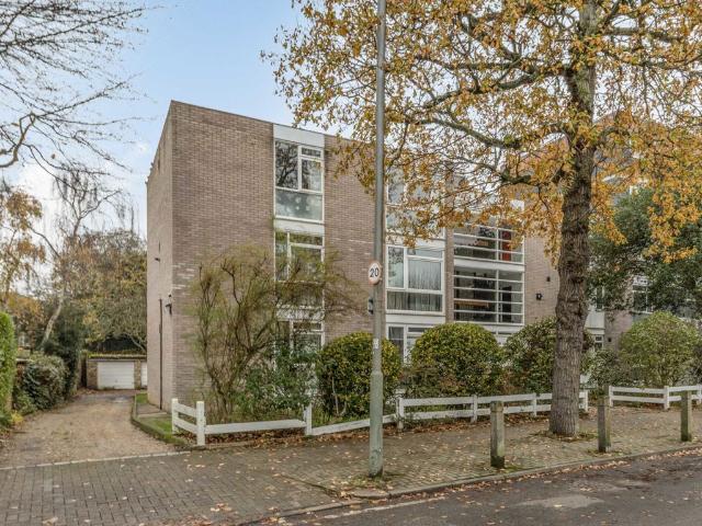 Victoria Drive, Southfields SW19, 2 bed flat to rent, £1,900 pcm | PrimeLocation