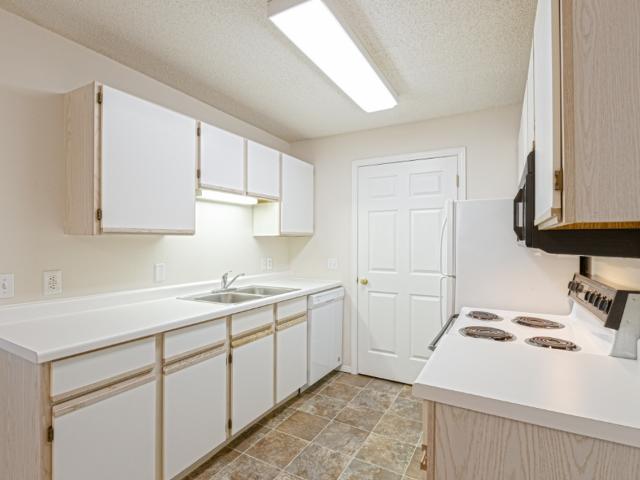 VICTORIA ESTATES 3 Bedroom Apartment for Rent at 1402 S Marion Rd, Sioux Falls, SD 57106