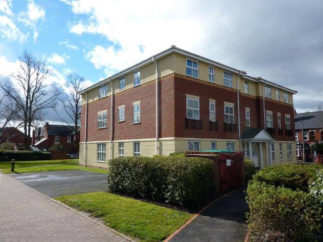 Victoria Gardens, Cradley Heath 2 bed apartment to rent £850 pcm £196 pw