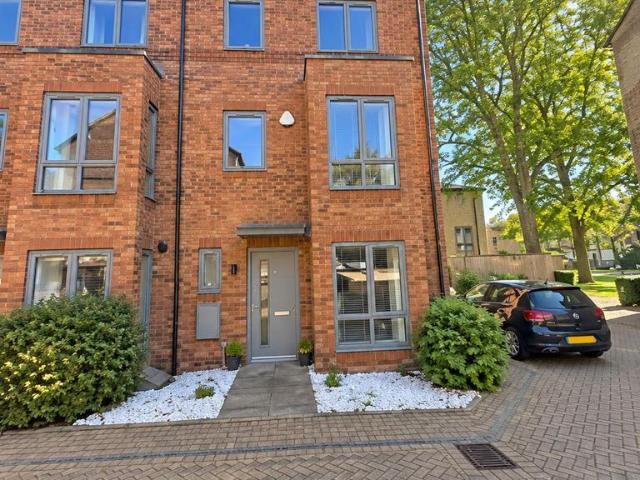Victoria Gardens, Hyde Park, Leeds, LS6 4 bed townhouse to rent £2,200 pcm £508 pw