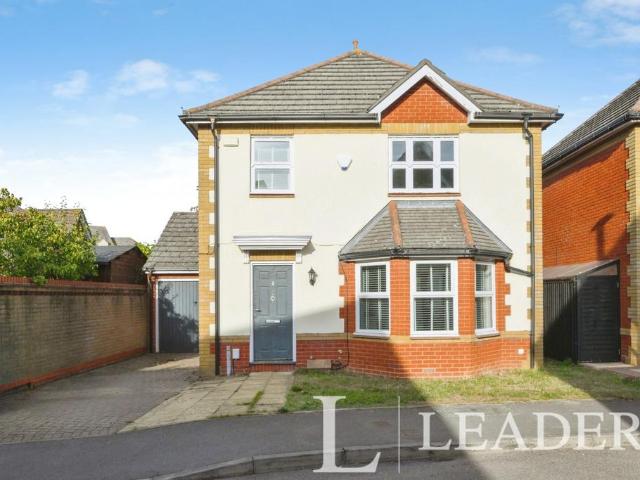Victoria Gate, Harlow, CM17 3 bed detached house to rent £1,900 pcm £438 pw