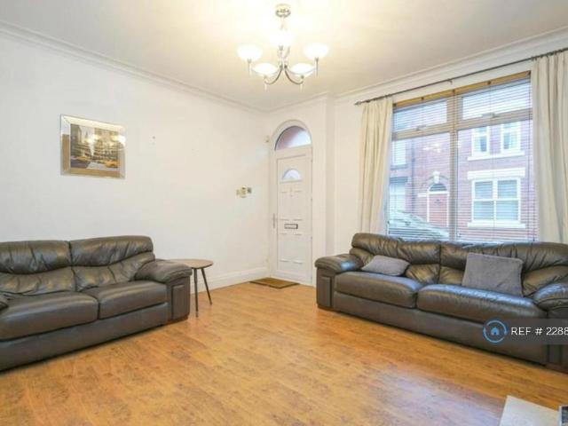 Victoria Grove, Leeds, LS9 2 bed terraced house to rent £950 pcm £219 pw