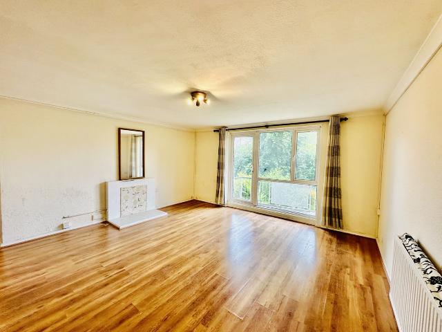 Victoria Grove, London N12, 3 bed flat to rent, £2,399 pcm | PrimeLocation
