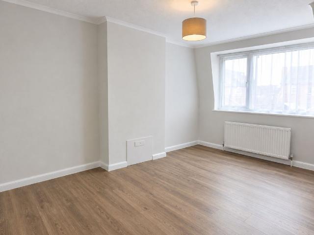 Victoria House, Victoria Road, Romford RM1, 2 bed flat to rent, £1,450 pcm | PrimeLocation